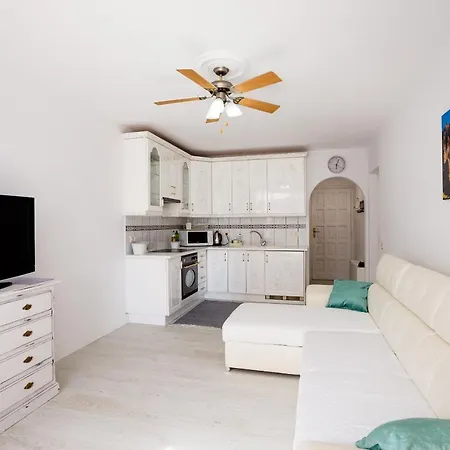 Cozy 1 Bedroom In Los Cristianos ארונה