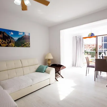 Cozy 1 Bedroom In Los Cristianos דירה ארונה